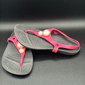 girls Crocs Aliana raspberry & black jeweled sandals size 10